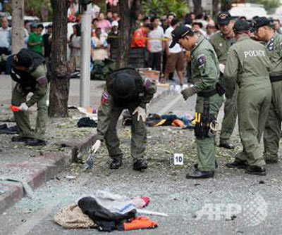 Hiện trường một trong ba vụ nổ bom ở Bangkok.